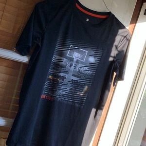 Mens shirt XL 16 On the Court All in Motion